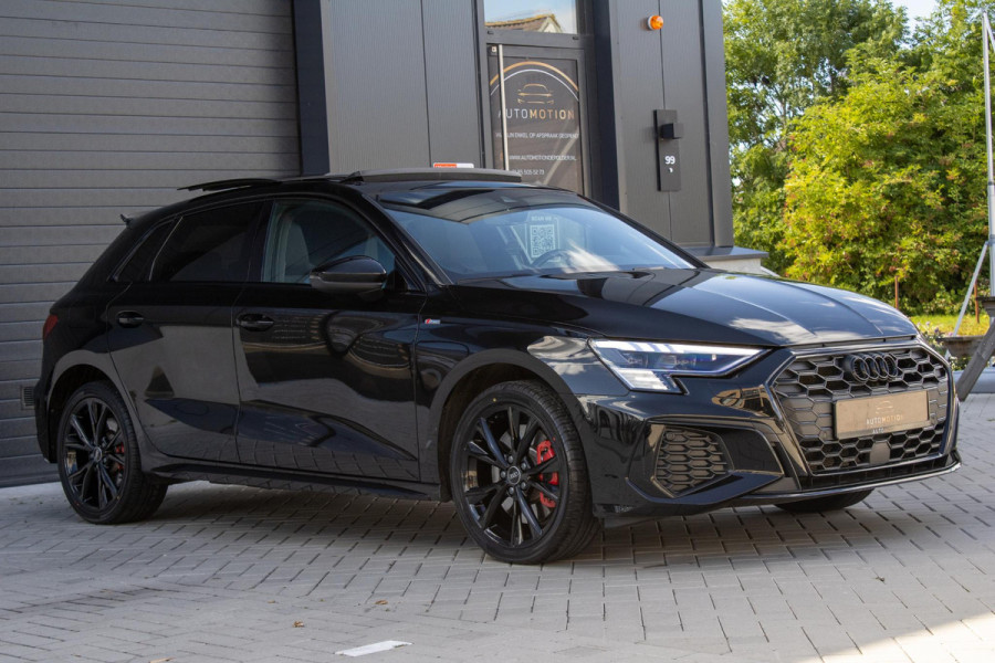 Audi A3 Sportback 45 TFSIe Sline Competition PANO MATRIX MAXTON KEYLESS