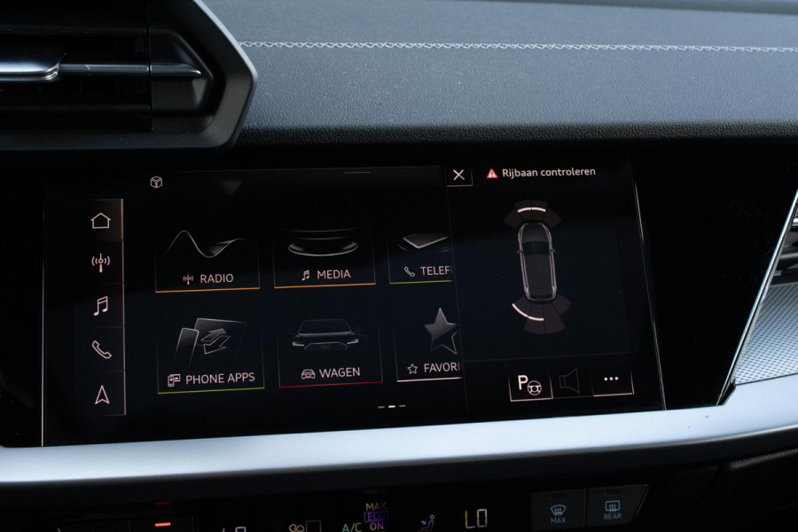 Audi A3 Sportback 45 TFSIe Sline Competition PANO MATRIX MAXTON KEYLESS