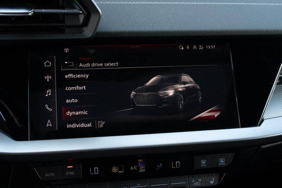 Audi A3 Sportback 45 TFSIe Sline Competition PANO MATRIX MAXTON KEYLESS