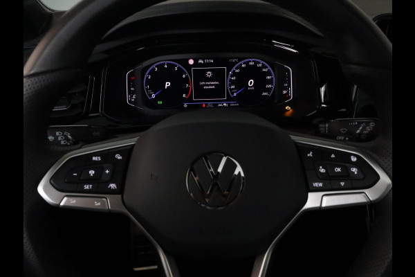 Volkswagen T-Roc 1.5 TSI R-Line Edition 150PK DSG | Panorama dak | Camera | Apple carplay | PDC|