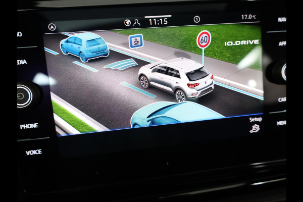 Volkswagen T-Roc 1.5 TSI R-Line Edition 150PK DSG | Panorama dak | Camera | Apple carplay | PDC|