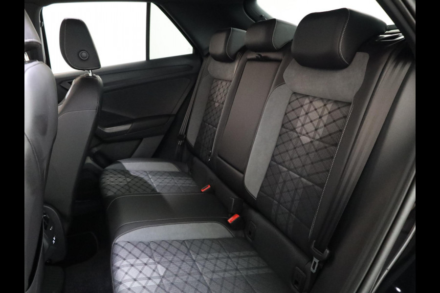 Volkswagen T-Roc 1.5 TSI R-Line Edition 150PK DSG | Panorama dak | Camera | Apple carplay | PDC|