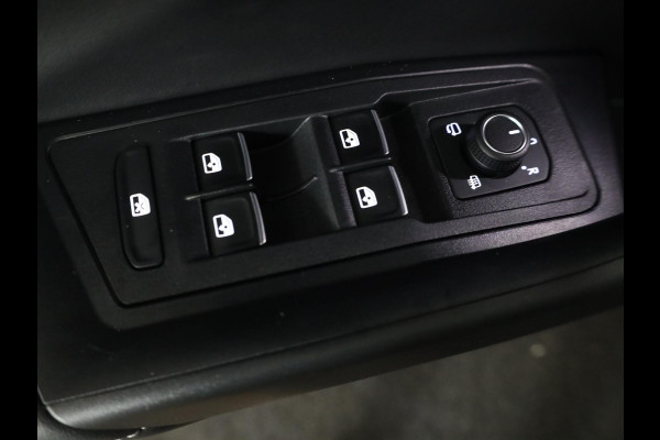 Volkswagen T-Roc 1.5 TSI R-Line Edition 150PK DSG | Panorama dak | Camera | Apple carplay | PDC|