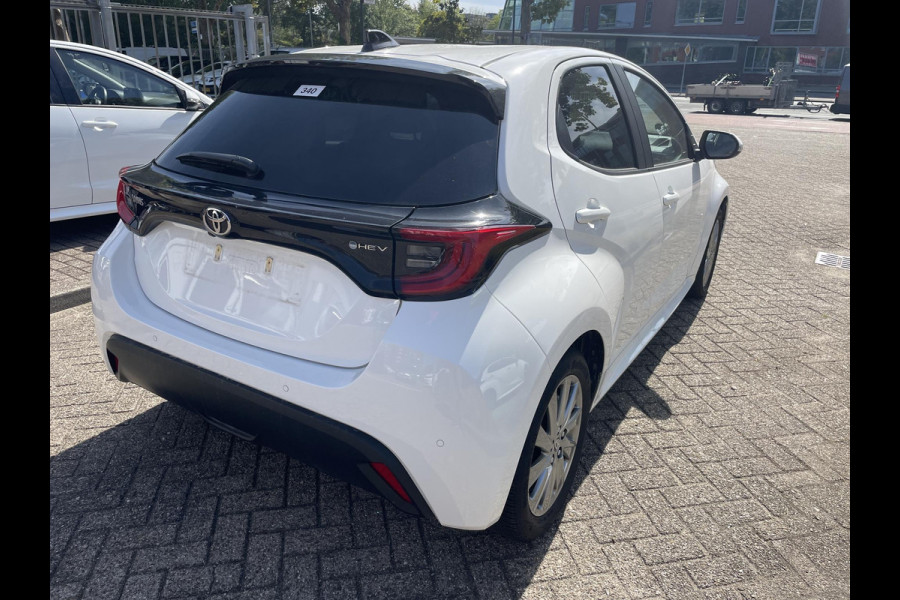 Toyota Yaris 1.5 Hybrid 115 Dynamic | Stuur & Stoel Verwarming | Parkeersensoren | Adaptieve Cruise Control | BSM