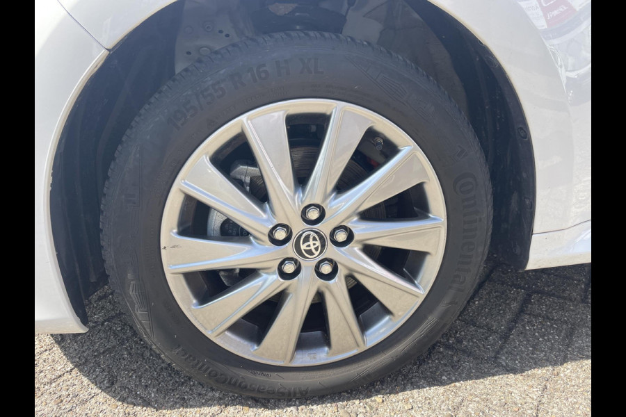 Toyota Yaris 1.5 Hybrid 115 Dynamic | Stuur & Stoel Verwarming | Parkeersensoren | Adaptieve Cruise Control | BSM