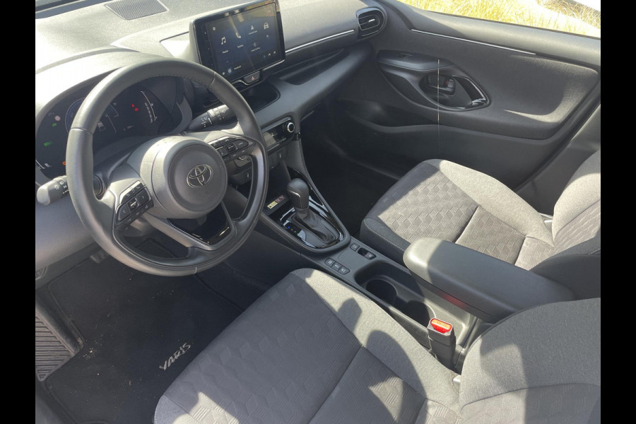 Toyota Yaris 1.5 Hybrid 115 Dynamic | Stuur & Stoel Verwarming | Parkeersensoren | Adaptieve Cruise Control | BSM