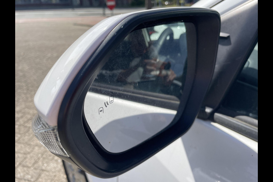 Toyota Yaris 1.5 Hybrid 115 Dynamic | Stuur & Stoel Verwarming | Parkeersensoren | Adaptieve Cruise Control | BSM