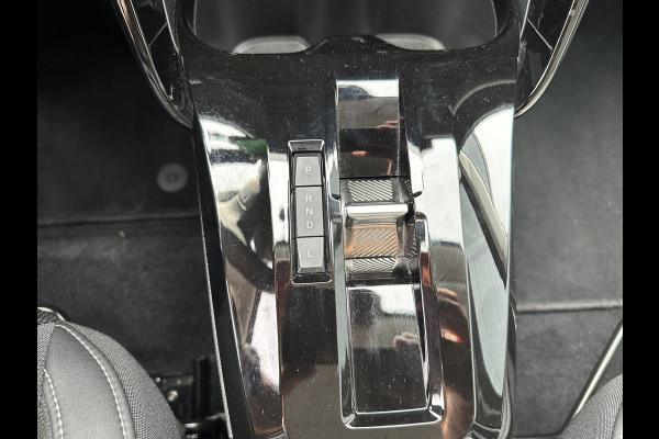 Citroën C3 Aircross 145pk Hybrid MAX (Camera - Navigatie - Dodehoek detectie - Automatische Airco - LED - Apple Carplay - Two Tone - V+A Parkeersens
