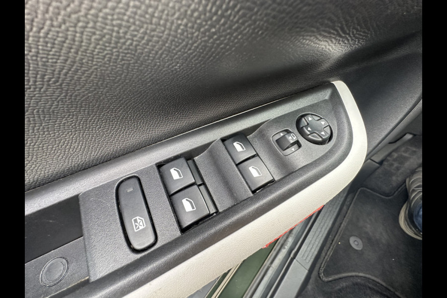Citroën C3 Aircross 145pk Hybrid MAX (Camera - Navigatie - Dodehoek detectie - Automatische Airco - LED - Apple Carplay - Two Tone - V+A Parkeersens