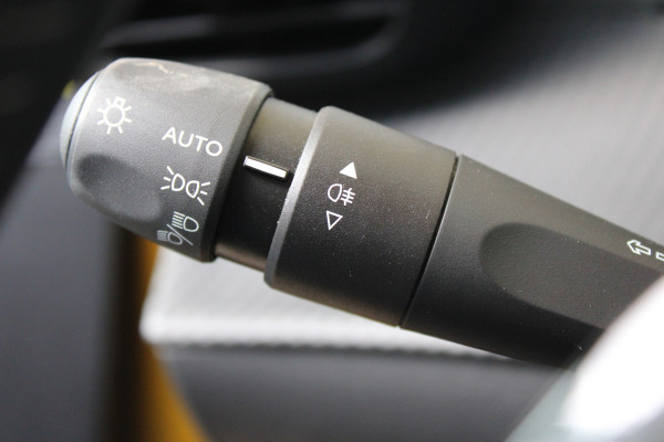 Peugeot e-208 EV Active Pack 50 kWh 92% SOH | Cruise control | Airco |