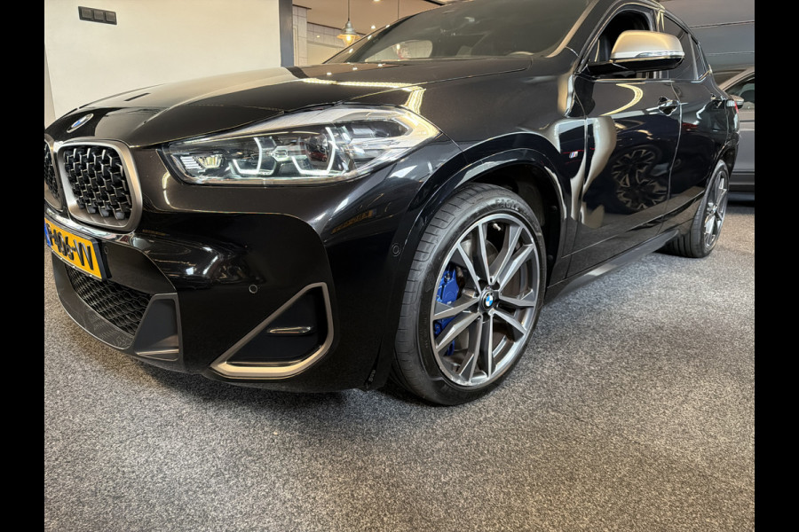 BMW X2 M35iA 306PK xDRIVE M-SPORT LEDER/NAVI/HEAD-UP/PANORAMADAK