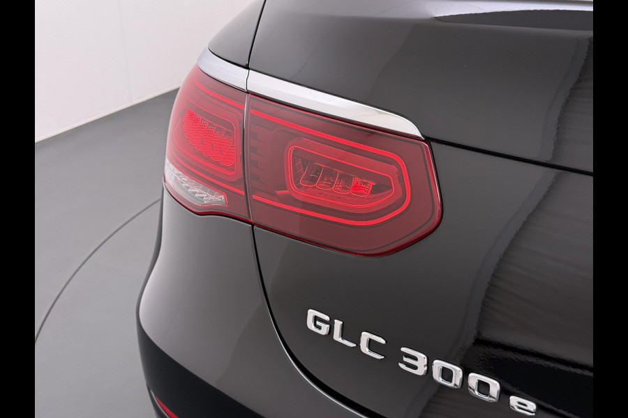 Mercedes-Benz GLC 300e 4Matic AMG Coupé // SoH 94% // Trekhaak // Burmester // Digitaal Dashbord // Carplay // Nightpakket // Alarm