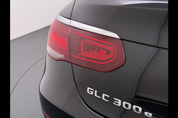 Mercedes-Benz GLC 300e 4Matic AMG Coupé // SoH 94% // Trekhaak // Burmester // Digitaal Dashbord // Carplay // Nightpakket // Alarm