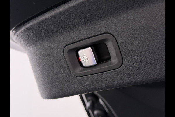 Mercedes-Benz GLC 300e 4Matic AMG Coupé // SoH 94% // Trekhaak // Burmester // Digitaal Dashbord // Carplay // Nightpakket // Alarm