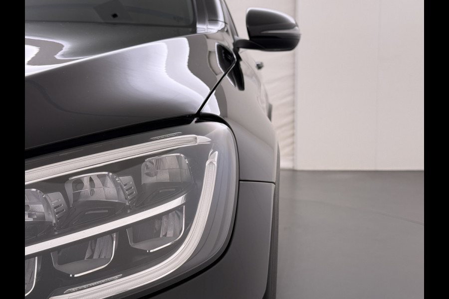 Mercedes-Benz GLC 300e 4Matic AMG Coupé // SoH 94% // Trekhaak // Burmester // Digitaal Dashbord // Carplay // Nightpakket // Alarm