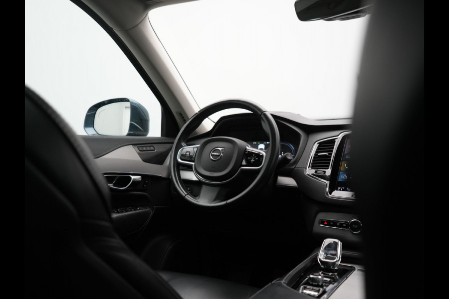 Volvo XC90 T8 Recharge AWD Inscription 7 Persoons PHEV 394pk Dealer O.H | Panodak | Head Up | Adaptive Cruise | Nappa  Lederen Sportstoelen Memory & Verwarmd | Harman / Kardon | 360 Camera | Blis | Apple Carplay | Keyless | Navigatie | Virtual | 21" L.M | DAB | Plug In Hybrid |