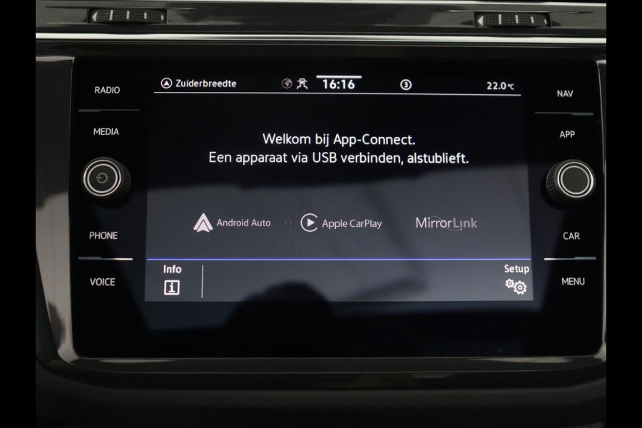 Volkswagen Tiguan 1.5 eHybrid Life Edition | SOH 91,0% | Panoramadak | Memory | Leder | Stuur/stoel verwarming | Adaptive cruise | Sfeerverlichting | 360 camera | Park assist | Carplay | Elektrische achterklep