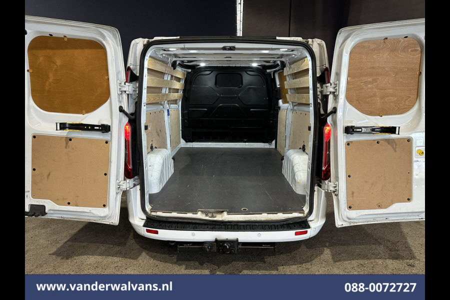 Ford Transit Custom 2.0 TDCI 130pk L2H1 Euro6 Airco | Navigatie | Apple Carplay | LED | Cruisecontrol | 2800kg Trekhaak Android Auto, Verwarmde voorruit, Stoelverwarming, Parkeersensoren, Bijrijdersbank