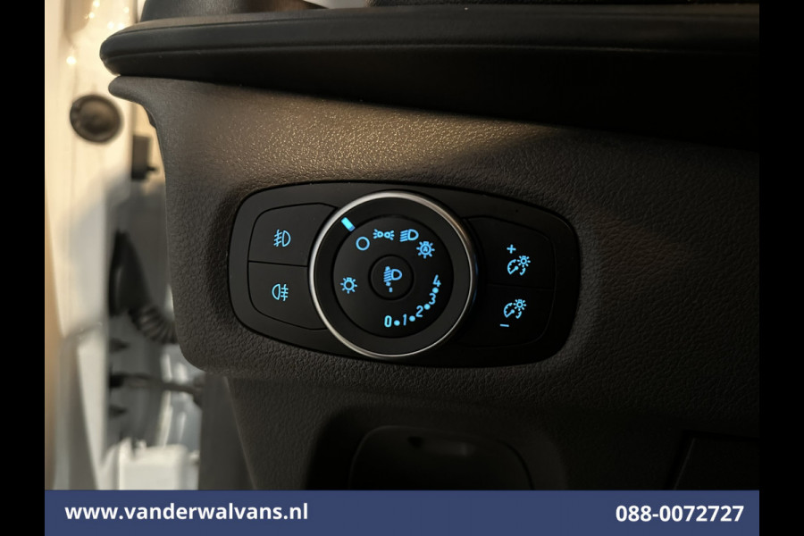 Ford Transit Custom 2.0 TDCI 130pk L2H1 Euro6 Airco | Navigatie | Apple Carplay | LED | Cruisecontrol | 2800kg Trekhaak Android Auto, Verwarmde voorruit, Stoelverwarming, Parkeersensoren, Bijrijdersbank