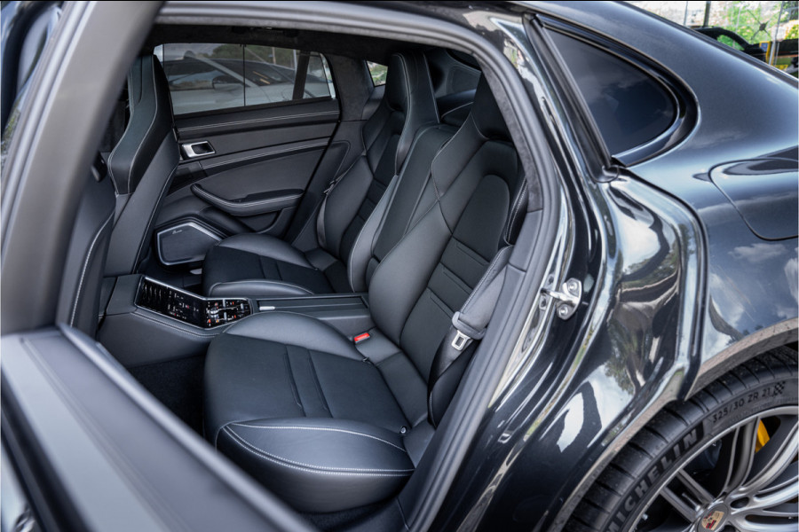 Porsche Panamera 4.0 Turbo S E-Hybrid (700pk) ** PCCB ** Burmester ** NL auto Sport Design ** Soft-close ** NP 245K
