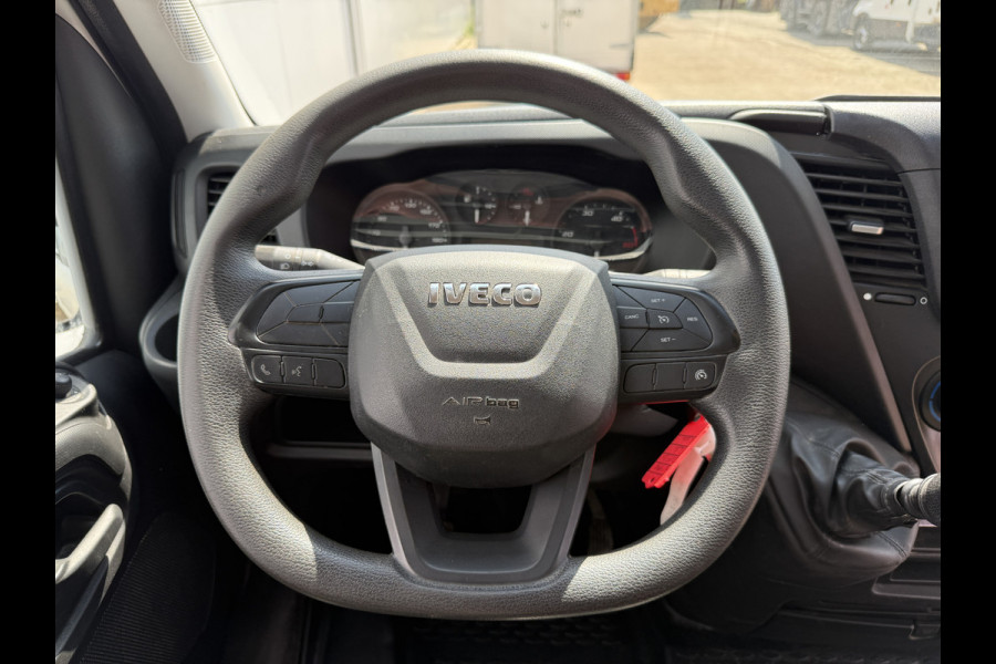 Iveco Daily 35C16 3.0 L4 Kipper Dubbellucht Airco 3.5T Trekhaak Lederen bekleding Benne Tipper