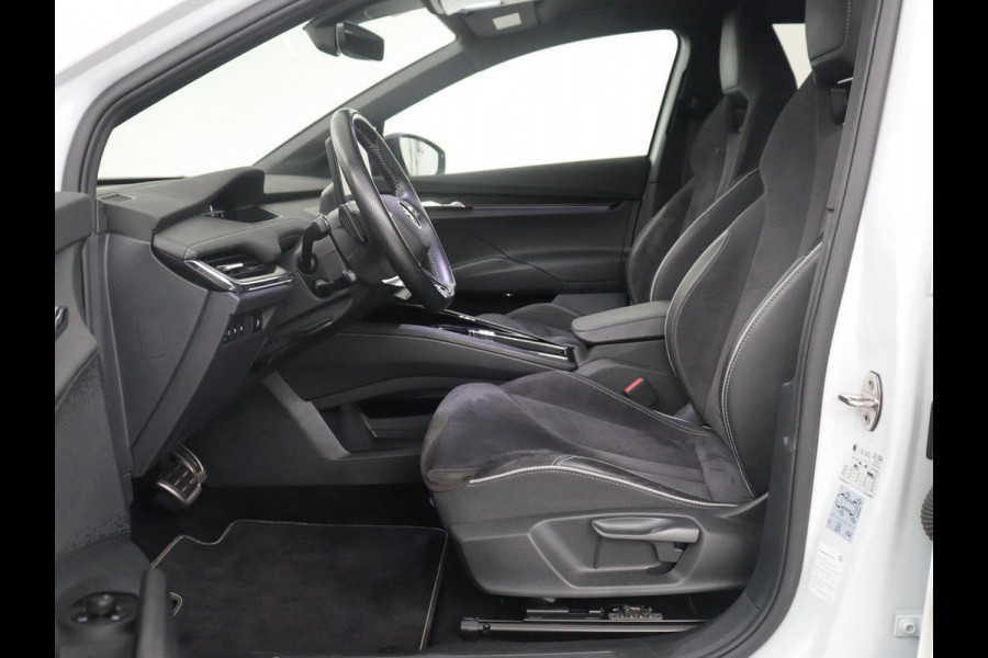 Škoda Enyaq iV 60 Sportline | SOH 91,8% | Leder/alcantara | Adaptive cruise | Stuur/stoel verwarming | Carplay | Sfeerverlichting | Climate control | Camera | Park assist | Trekhaak