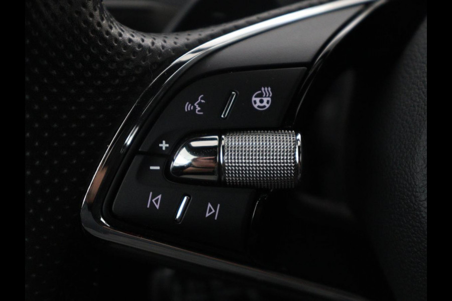 Škoda Enyaq iV 60 Sportline | SOH 91,8% | Leder/alcantara | Adaptive cruise | Stuur/stoel verwarming | Carplay | Sfeerverlichting | Climate control | Camera | Park assist | Trekhaak