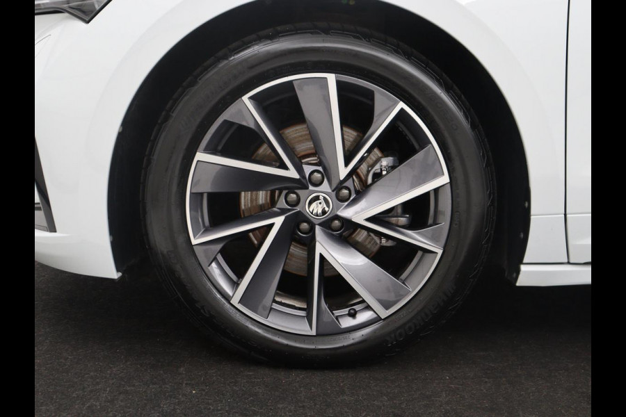 Škoda Enyaq iV 60 Sportline | SOH 91,8% | Leder/alcantara | Adaptive cruise | Stuur/stoel verwarming | Carplay | Sfeerverlichting | Climate control | Camera | Park assist | Trekhaak