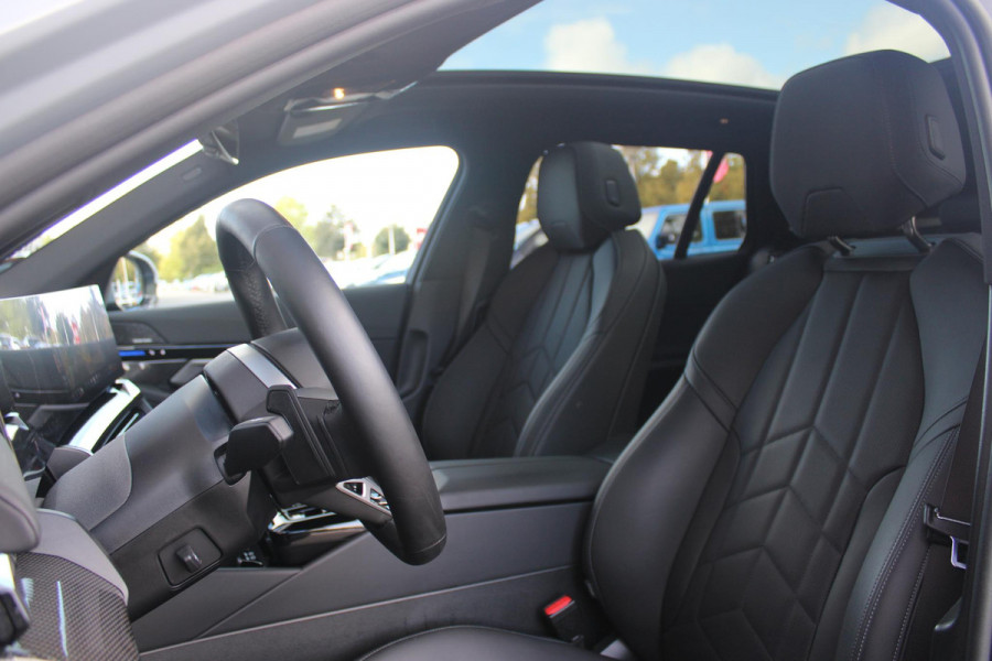 BMW 5 Serie Touring 520i M-SPORT | PANORAMA DAK | TREKHAAK ELEKTRISCH WEGKLAPBAAR | HARMAN KARDON AUDIO SYSTEM | SHADOW LINE PAKKET | ELEKTRISCH VERSTELBARE VOORSTOELEN MET GEHEUGENFUNCTIE | STOEL VENTILATIE VOOR | STOEL VERWARMING VOOR + ACHTER | 360° CAMERA | DRAADLOZE TELEFOONLADER | STAND VERWARMING | LEDEREN BEKLEDING "VEGANZA ZWART" | WARMTEWEREND GLAS | SPORT CHASSIS "M-TECHNIC" | INNOVATIE PAKKET: (HEAD UP DISPLAY/LIVE NAVIGATIE/INTERIEUR CAMERA/PARKEERSENSOREN VOOR+ACHTER/CONNECTED SERVICES) | DRAADLOZE APPLE CARPLAY/ANDROID AUTO | TRAVEL PAKKET (ELEKTRISCH BEDIENBARE ACH