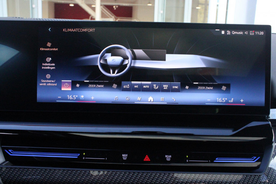 BMW 5 Serie Touring 520i M-SPORT | PANORAMA DAK | TREKHAAK ELEKTRISCH WEGKLAPBAAR | HARMAN KARDON AUDIO SYSTEM | SHADOW LINE PAKKET | ELEKTRISCH VERSTELBARE VOORSTOELEN MET GEHEUGENFUNCTIE | STOEL VENTILATIE VOOR | STOEL VERWARMING VOOR + ACHTER | 360° CAMERA | DRAADLOZE TELEFOONLADER | STAND VERWARMING | LEDEREN BEKLEDING "VEGANZA ZWART" | WARMTEWEREND GLAS | SPORT CHASSIS "M-TECHNIC" | INNOVATIE PAKKET: (HEAD UP DISPLAY/LIVE NAVIGATIE/INTERIEUR CAMERA/PARKEERSENSOREN VOOR+ACHTER/CONNECTED SERVICES) | DRAADLOZE APPLE CARPLAY/ANDROID AUTO | TRAVEL PAKKET (ELEKTRISCH BEDIENBARE ACH