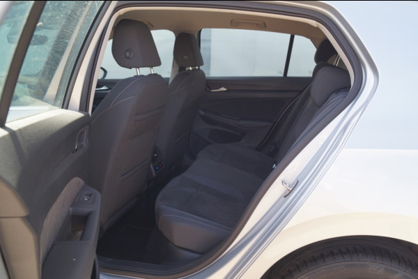 Volkswagen Golf 1.4 eHybrid PHEV Style Business -NAVI-ECC-LED-CAM-