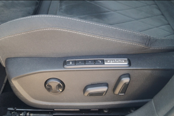Volkswagen Golf 1.4 eHybrid PHEV Style Business -NAVI-ECC-LED-CAM-
