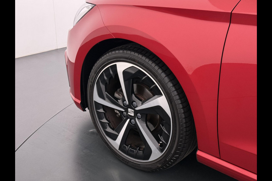 Seat Ibiza 1.0 EcoTSI FR VAN:18.900,- VOOR:16.440,- UW HERFSTVOORDEEL:2.460,- 18 INCH| PARKEERSENSOREN| RIJKLAAR GELEVERD INCL. 12 MND BOVAG GARANTIE|  ORIGINEEL NEDERLANDS GELEVERD NAP| FULL LED| CARPLAY
