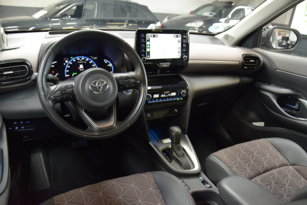 Toyota Yaris Cross 1.5 Hybrid Executive Bi-Tone Hud Navi|Panoramadak|Garantie|Dealer Onderhouden