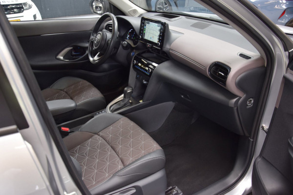 Toyota Yaris Cross 1.5 Hybrid Executive Bi-Tone Hud Navi|Panoramadak|Garantie|Dealer Onderhouden