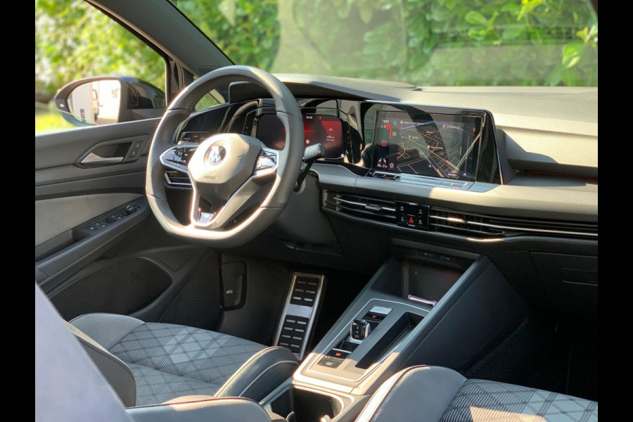 Volkswagen Golf 1.5 eTSI R-Line |KEYLESS|ACC|DCC|IQ|18''|20