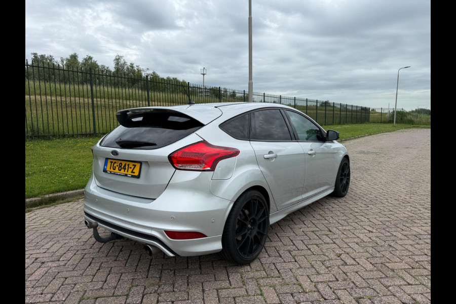 Ford Focus 1.0 ST-Line