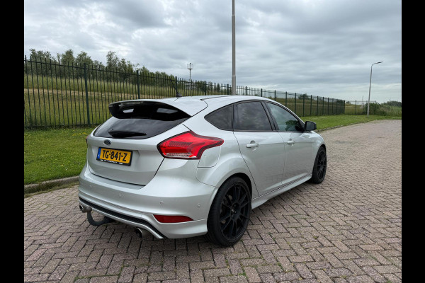 Ford Focus 1.0 ST-Line