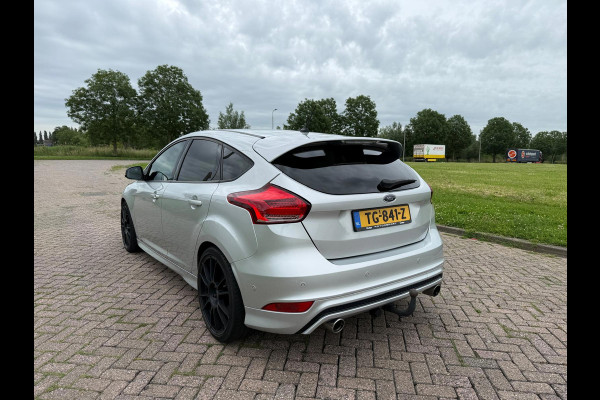 Ford Focus 1.0 ST-Line