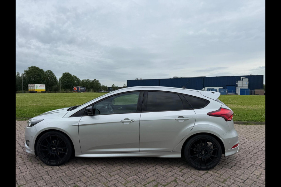 Ford Focus 1.0 ST-Line