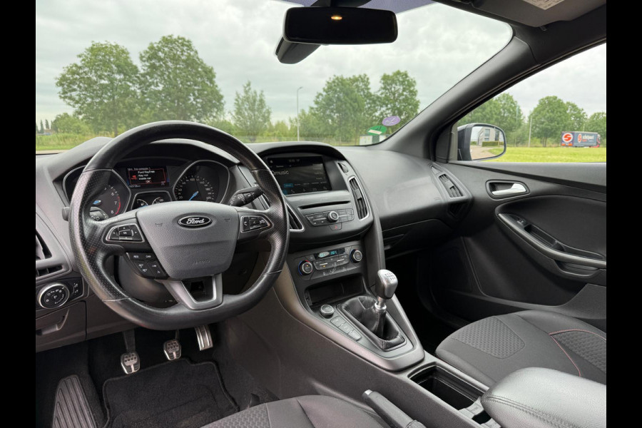 Ford Focus 1.0 ST-Line