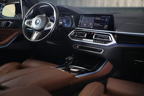 BMW X5 XDrive45e High Executive M Line / Luchtvering / 360 Camera / Head Up / Leder / F1 / Open Pano / Laser Koplampen / 21 Inch