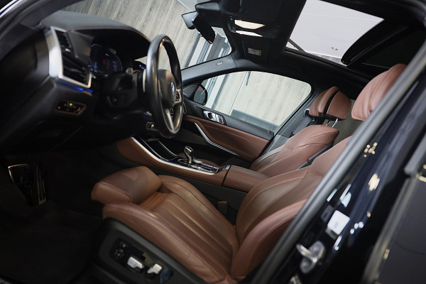 BMW X5 XDrive45e High Executive M Line / Luchtvering / 360 Camera / Head Up / Leder / F1 / Open Pano / Laser Koplampen / 21 Inch