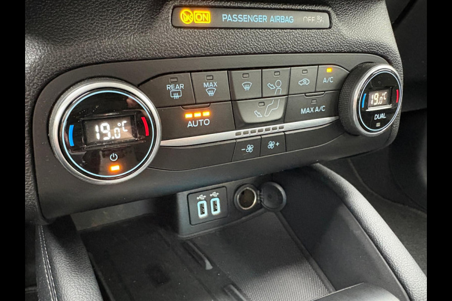 Ford Focus 125PK EcoB. Automaat Titanium Carplay-android/Navigatie/Parkeerhulp/Camera/Keyfree