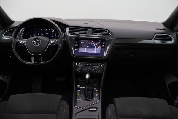 Volkswagen Tiguan Allspace 1.5 TSI DSG Highline Business R-Line 7p. Camera, Apple CarPlay, Panoramdak, Elek. Trekhaak, Virtual Cockpit, LED, 19"
