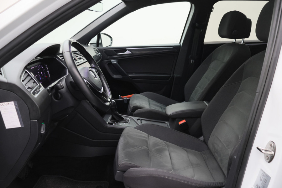 Volkswagen Tiguan Allspace 1.5 TSI DSG Highline Business R-Line 7p. Camera, Apple CarPlay, Panoramdak, Elek. Trekhaak, Virtual Cockpit, LED, 19"