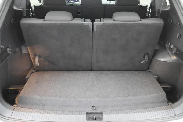 Volkswagen Tiguan Allspace 1.5 TSI DSG Highline Business R-Line 7p. Camera, Apple CarPlay, Panoramdak, Elek. Trekhaak, Virtual Cockpit, LED, 19"