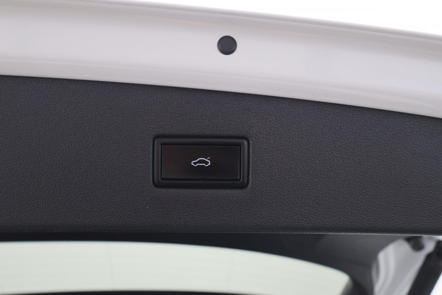 Volkswagen Tiguan Allspace 1.5 TSI DSG Highline Business R-Line 7p. Camera, Apple CarPlay, Panoramdak, Elek. Trekhaak, Virtual Cockpit, LED, 19"