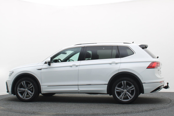 Volkswagen Tiguan Allspace 1.5 TSI DSG Highline Business R-Line 7p. Camera, Apple CarPlay, Panoramdak, Elek. Trekhaak, Virtual Cockpit, LED, 19"