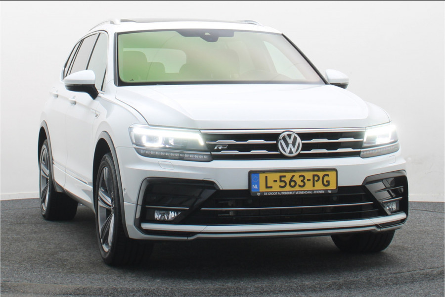 Volkswagen Tiguan Allspace 1.5 TSI DSG Highline Business R-Line 7p. Camera, Apple CarPlay, Panoramdak, Elek. Trekhaak, Virtual Cockpit, LED, 19"